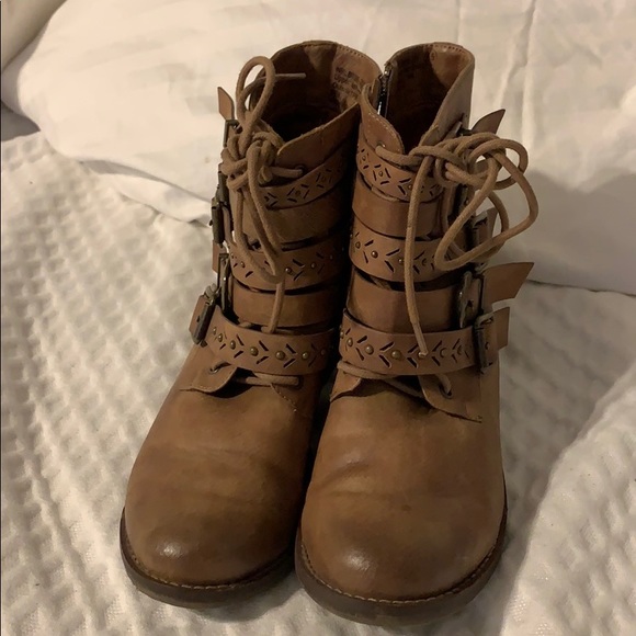 Strappy ankle boots - Picture 2 of 3